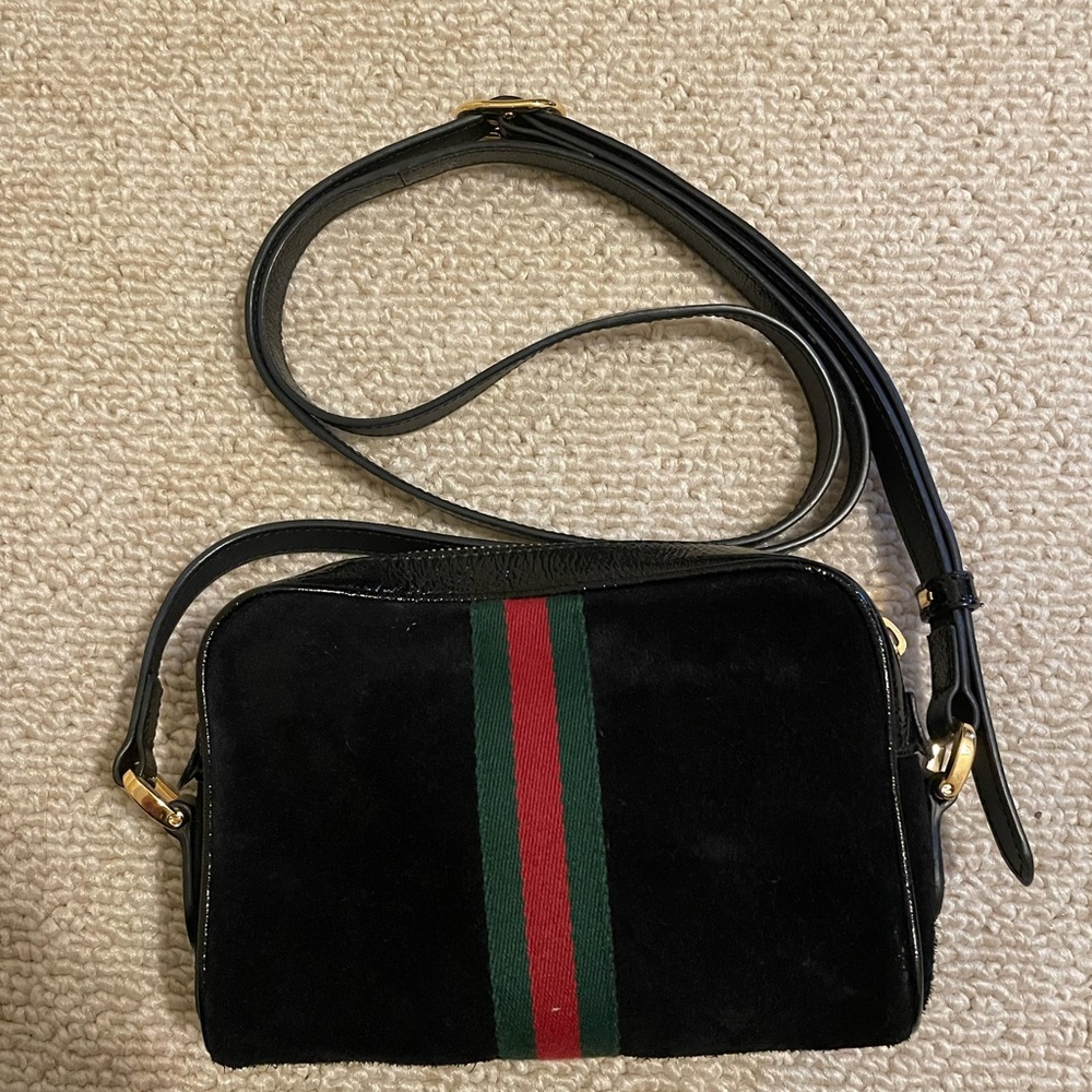 Gently used authentic Gucci cross body